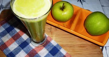 Рецепт Свежевыжатого сока из сельдерея и яблок
