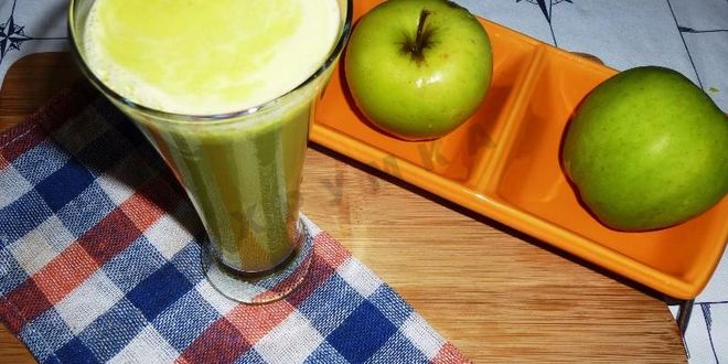 Рецепт Свежевыжатого сока из сельдерея и яблок