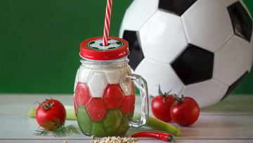 Рецепт Томатного сока с зеленой гречкой, сельдереем и сметаной