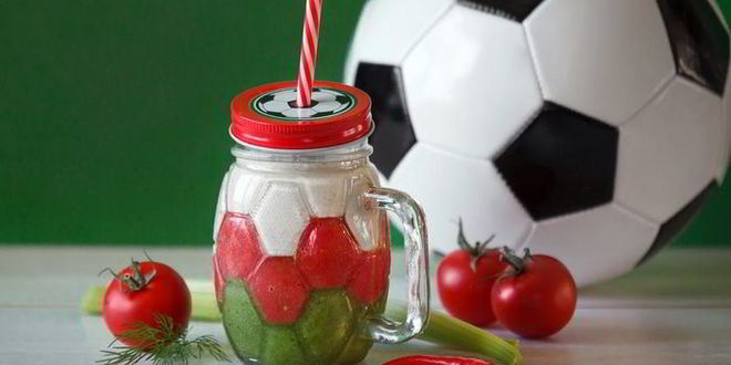 Рецепт томатного сока с зеленой гречкой, сельдереем и сметаной