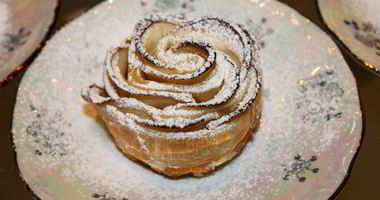 Рецепт Яблочных роз в абрикосовом сиропе