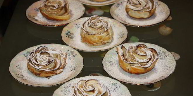 Рецепт яблочных роз в абрикосовом сиропе