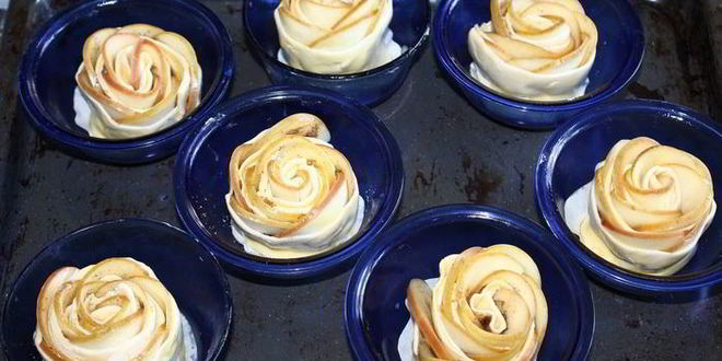 Рецепт яблочных роз в абрикосовом сиропе