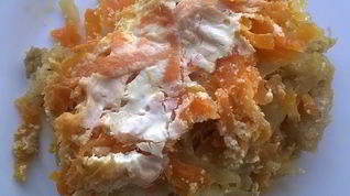 Рецепт Горячего салата из минтая с овощами и сметаной