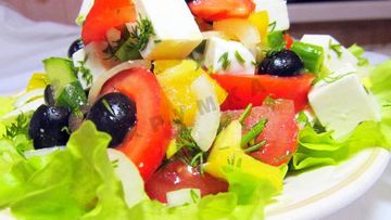 Рецепт Греческого салата с фетаксой и помидорами без майонеза