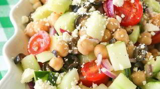 Рецепт Греческого салата с нутом и фетой