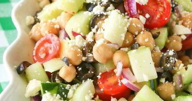 Рецепт Греческого салата с нутом и фетой