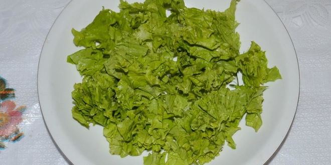 Рецепт классического греческого салата с сухариками и курицей