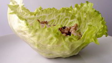 Рецепт Салата из гречи, кролика и брусники