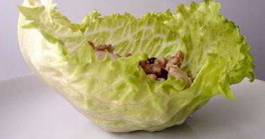 Рецепт Салата из гречи, кролика и брусники