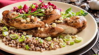 Рецепт Салата с гречкой и куриным филе