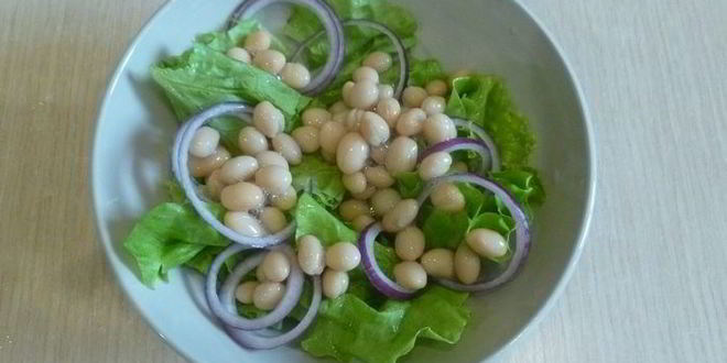 Рецепт салата в греческом стиле с фасолью