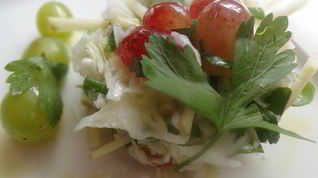 Рецепт Капустного салата с виноградом