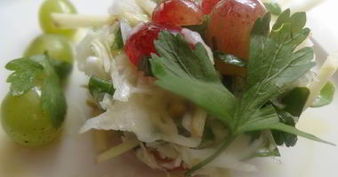 Рецепт Капустного салата с виноградом