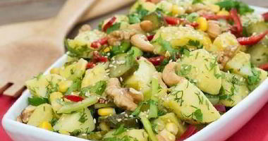 Рецепт Салата из картошки с луком — пореема и паприкой