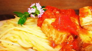 Рецепт Салата картофельного Азиатская нотка с копченым тофу в томатном соусе