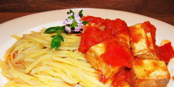 Рецепт салата картофельного азиатская нотка с копченым тофу в томатном соусе