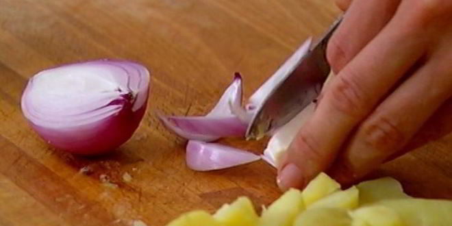 Рецепт салата с картофелем, фенхелем и копченой семгой