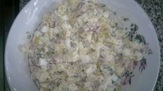 Рецепт Салата с картошкой и консервированными кальмарами