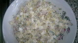 Рецепт Салата с картошкой и консервированными кальмарами