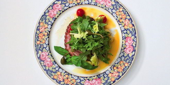 Рецепт теплого салата с картофелем и осьминогом