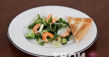 Рецепт Легкого салата с креветками