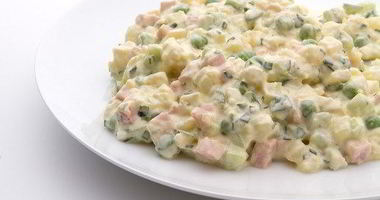 Рецепт Оливье с беконом