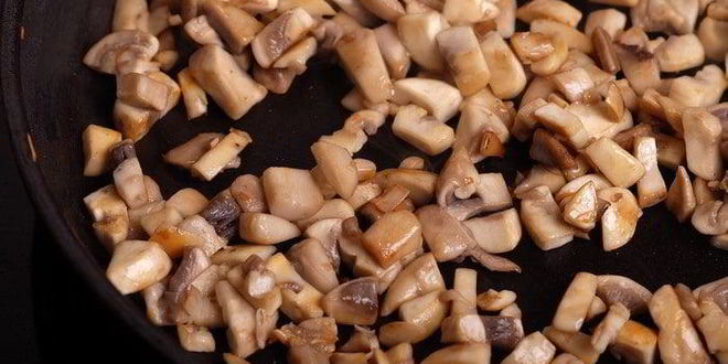 Рецепт оливье с грибами