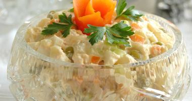 Рецепт Оливье с кисло-сладкими яблоками