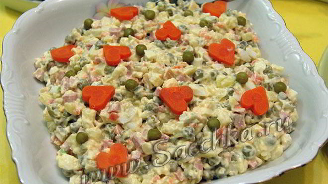 Рецепт оливье с колбасой