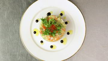 Рецепт Оливье с копченой рыбой и камчатским крабом