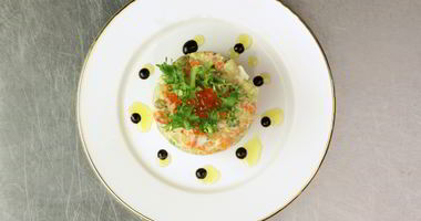 Рецепт Оливье с копченой рыбой и камчатским крабом