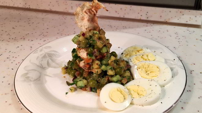 Рецепт вегетарианского оливье с сельдереем и горчичным соусом