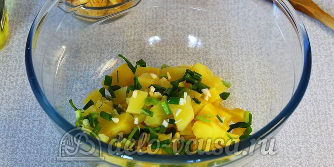 Рецепт овощного салата с сухариками