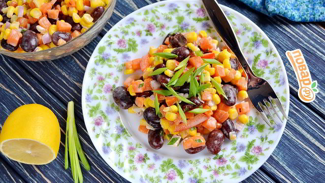 Рецепт постного салата с фасолью и кукурузой