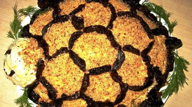 Рецепт салата черепаха с черносливом