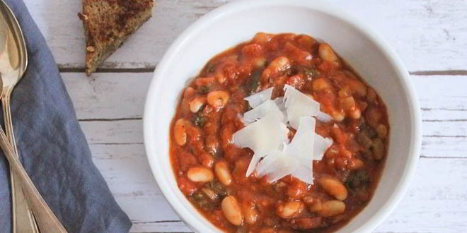 Рецепт Салата из фасоли в томате