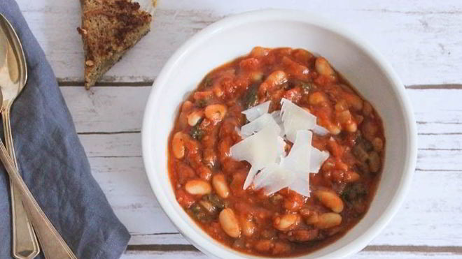 Рецепт салата из фасоли в томате