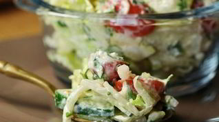 Рецепт Салата из свежих овощей с сырно-горчичной заправкой