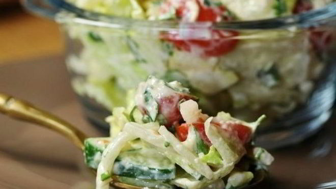 Рецепт Салата из свежих овощей с сырно-горчичной заправкой