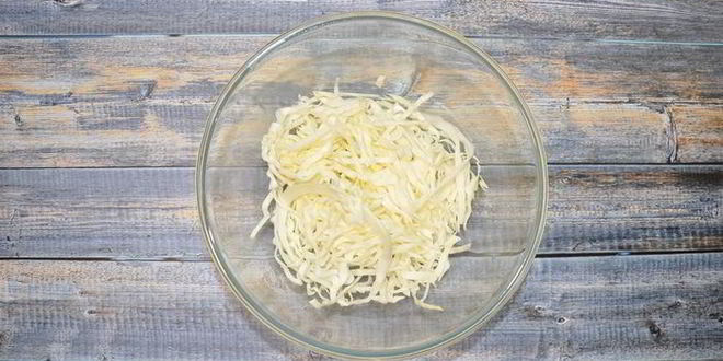 Рецепт салата коул слоу с краснокочанной капустой