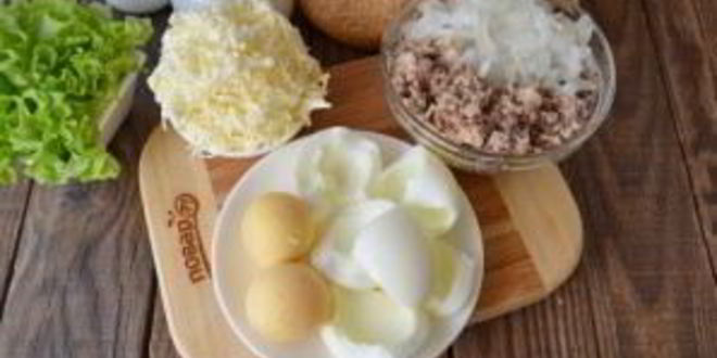 Рецепт булочек, фаршированных салатом мимоза