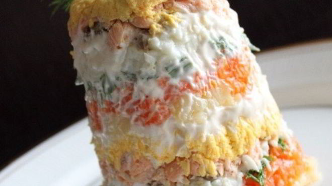 Рецепт порционного салата мимоза с лососем