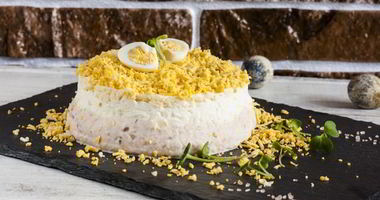 Рецепт Салата мимоза с горбушей и перепелиными яйцами