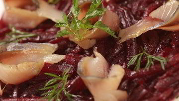 Рецепт Слабосоленой атлантической сельди под шубой из молодых овощей