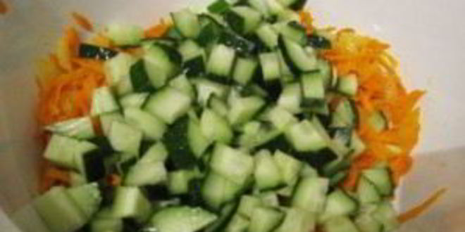 Рецепт салата с колбасой полукопченой