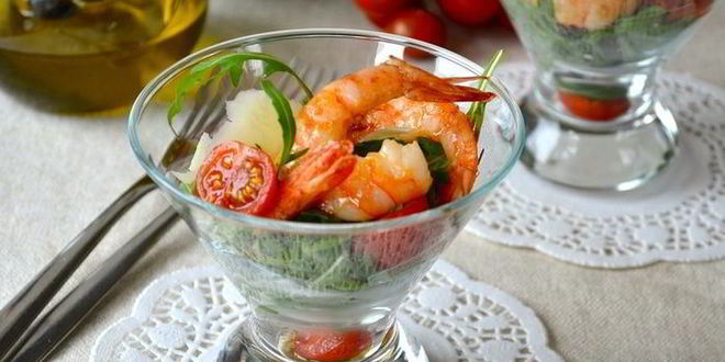 Рецепт Салата с креветками и руколой