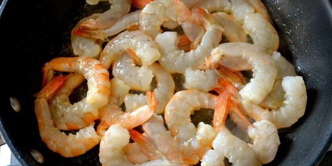 Рецепт салата с креветками и руколой