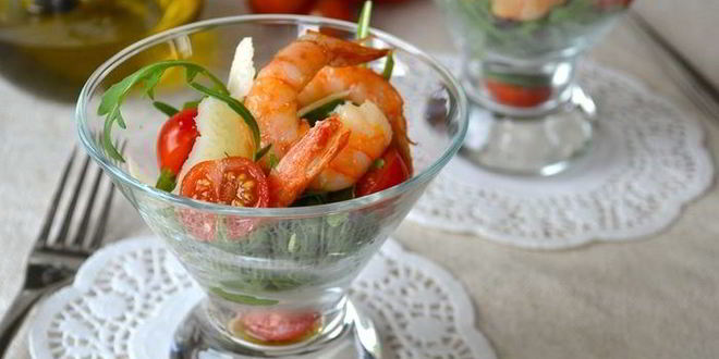 Рецепт салата с креветками и руколой