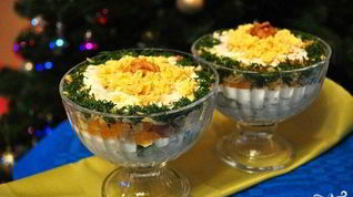 Рецепт Салата с курицей в креманках